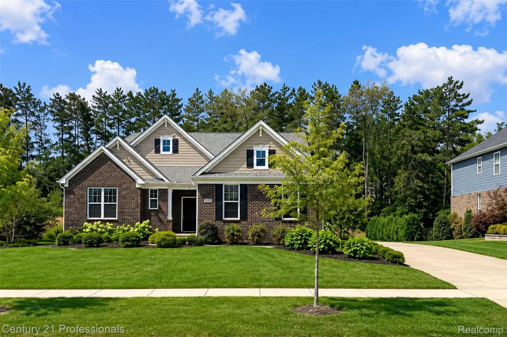 7533 Hardwood Circle Canton Charter Township, MI 48187