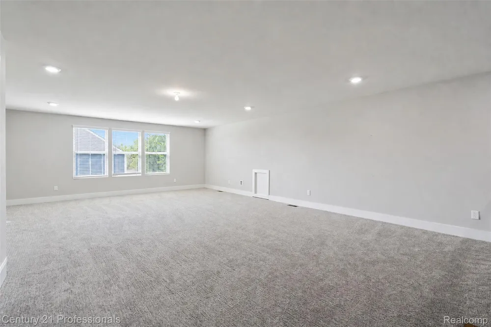 7533 Hardwood Circle Canton Charter Township, MI 48187