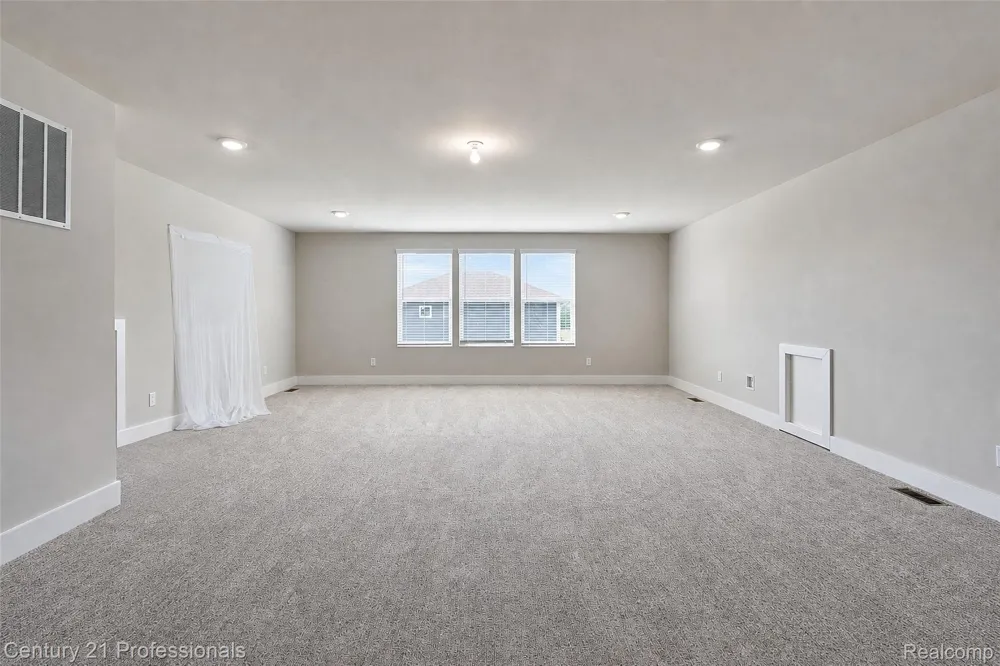 7533 Hardwood Circle Canton Charter Township, MI 48187