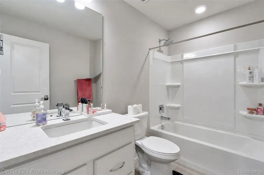 7533 Hardwood Circle Canton Charter Township, MI 48187