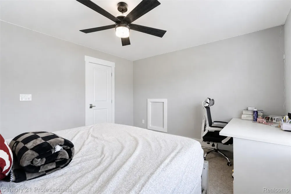 7533 Hardwood Circle Canton Charter Township, MI 48187