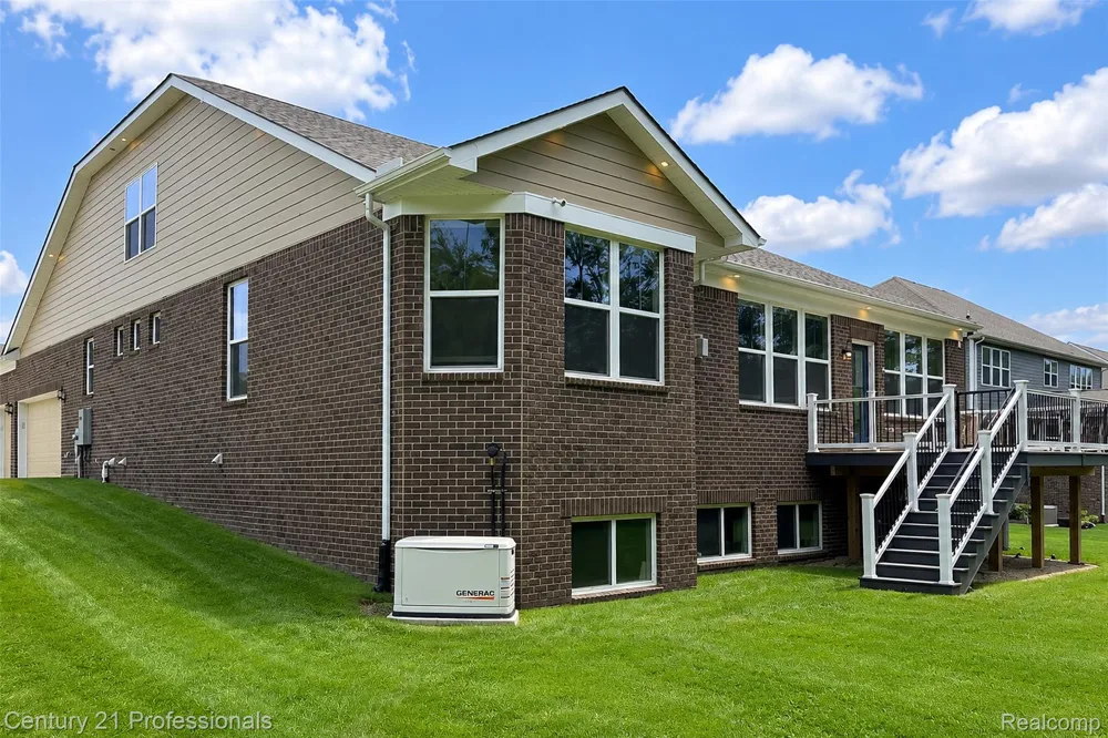 7533 Hardwood Circle Canton Charter Township, MI 48187