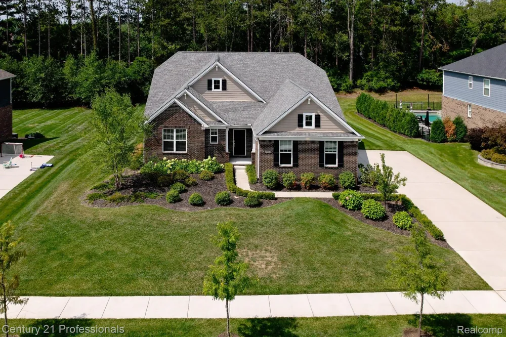 7533 Hardwood Circle Canton Charter Township, MI 48187