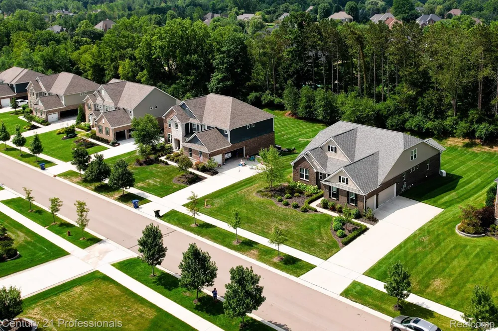 7533 Hardwood Circle Canton Charter Township, MI 48187