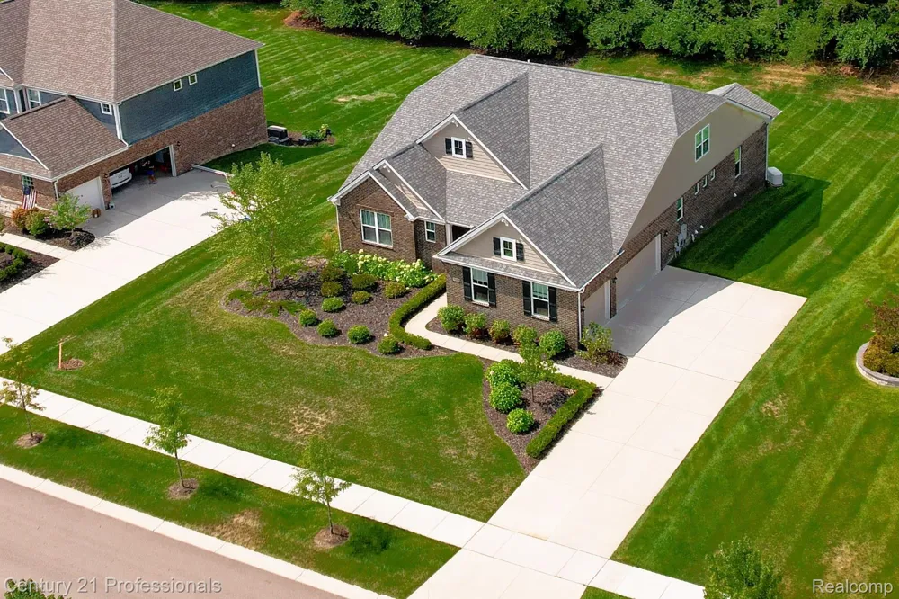 7533 Hardwood Circle Canton Charter Township, MI 48187
