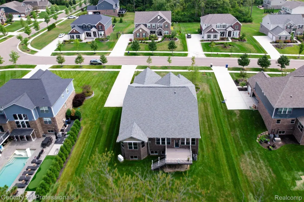 7533 Hardwood Circle Canton Charter Township, MI 48187