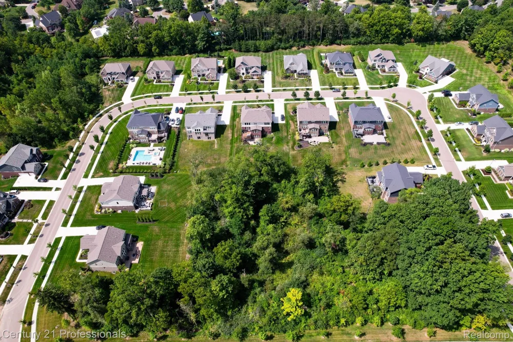 7533 Hardwood Circle Canton Charter Township, MI 48187