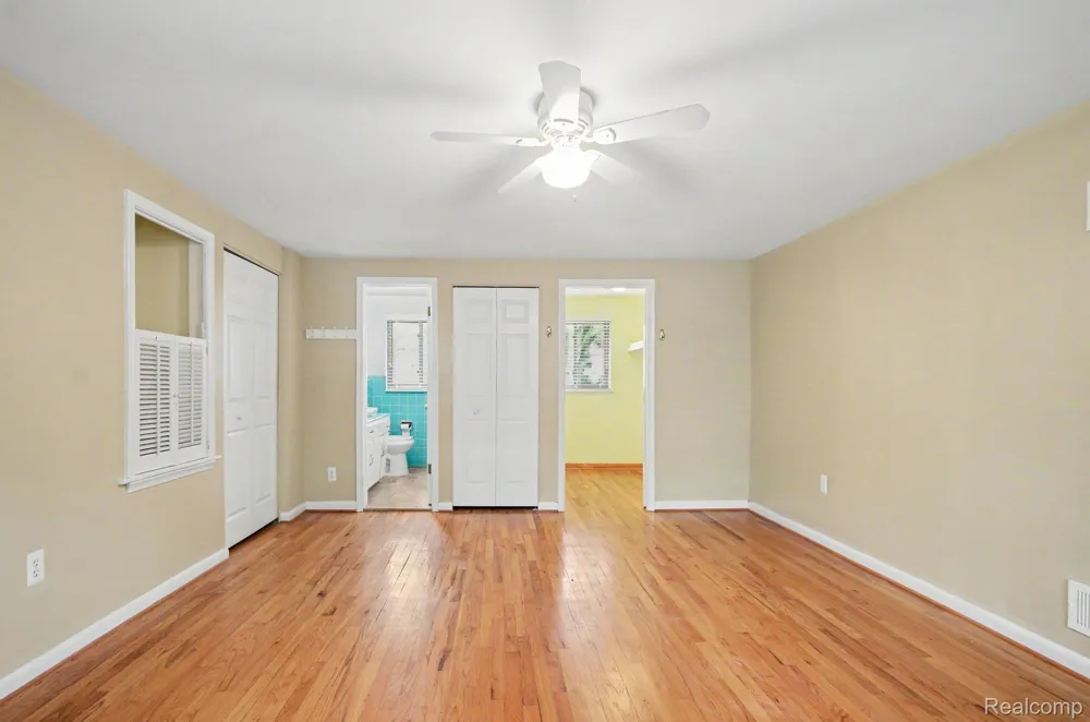 144 E Hickory Grove Road Bloomfield Hills City, MI 48304