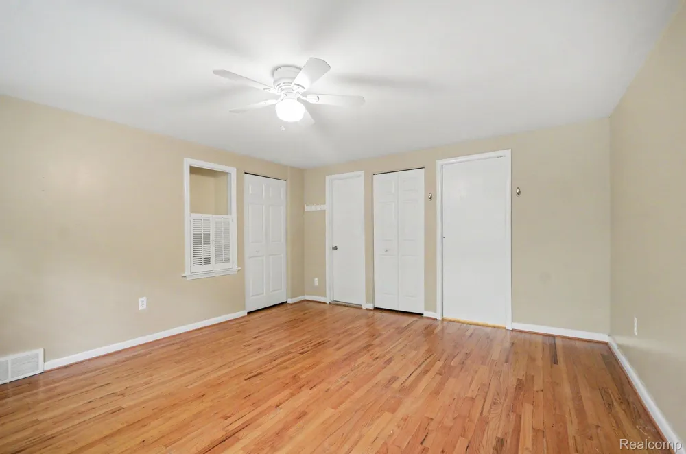 144 E Hickory Grove Road Bloomfield Hills City, MI 48304