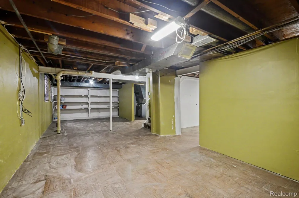 144 E Hickory Grove Road Bloomfield Hills City, MI 48304