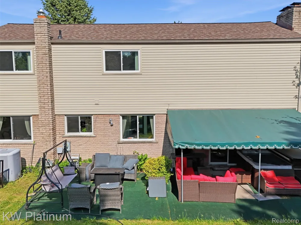 13615 Brookside Drive Sterling Heights City, MI 48313