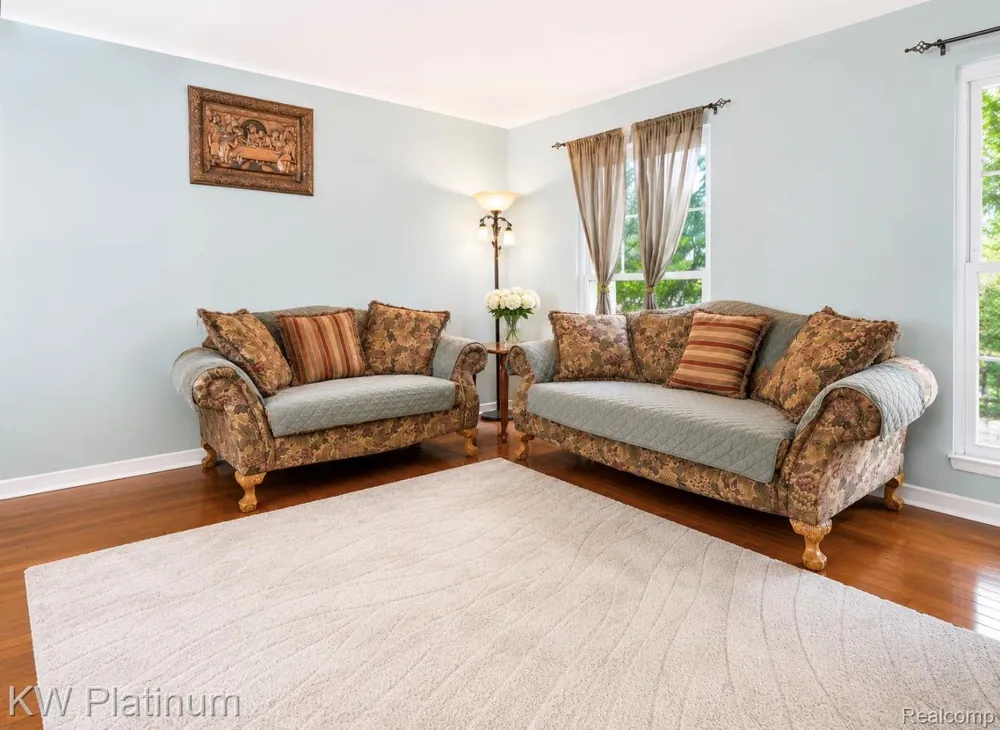 13615 Brookside Drive Sterling Heights City, MI 48313