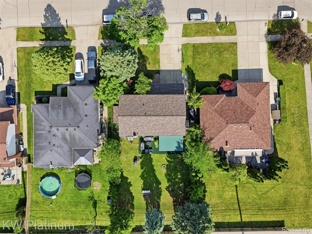 13615 Brookside Drive Sterling Heights City, MI 48313