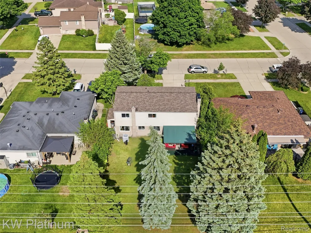 13615 Brookside Drive Sterling Heights City, MI 48313