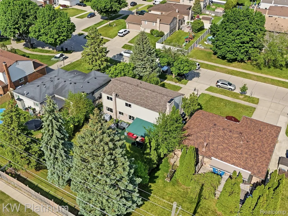 13615 Brookside Drive Sterling Heights City, MI 48313