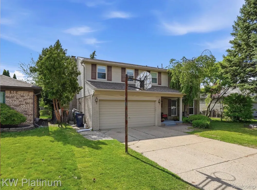 13615 Brookside Drive Sterling Heights City, MI 48313