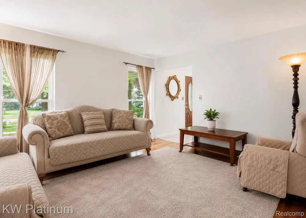13615 Brookside Drive Sterling Heights City, MI 48313