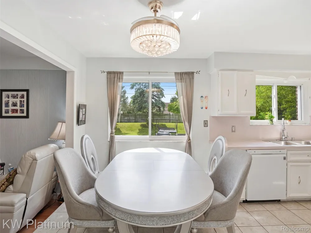 13615 Brookside Drive Sterling Heights City, MI 48313