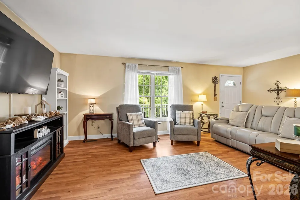 47 Fox Road Asheville, NC 28804