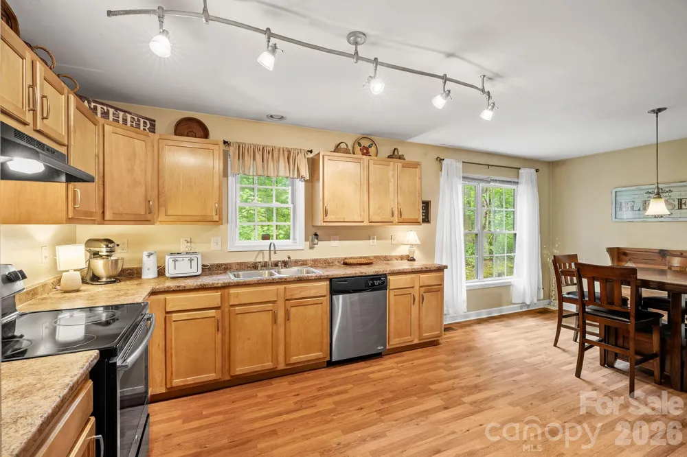 47 Fox Road Asheville, NC 28804