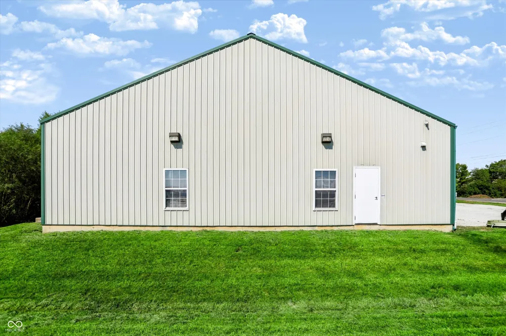 291 E Two Cent Road Bargersville, IN 46106