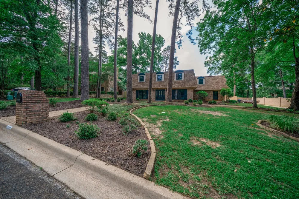 1503 Waterlily Lane Longview, TX 75604