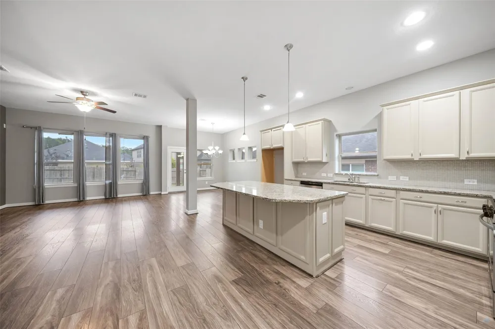 262 Pleasant Hill Way Conroe, TX 77304