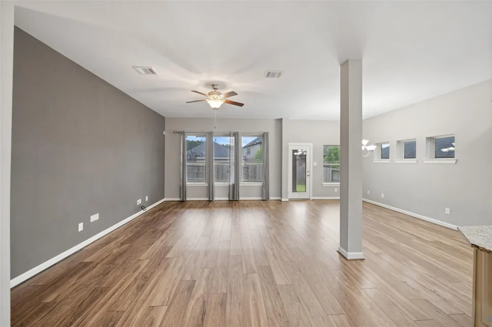 262 Pleasant Hill Way Conroe, TX 77304