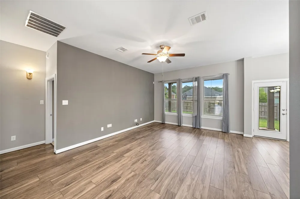 262 Pleasant Hill Way Conroe, TX 77304