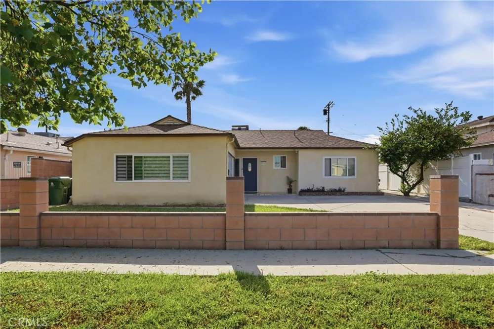6949 Aura Avenue Reseda, CA 91335
