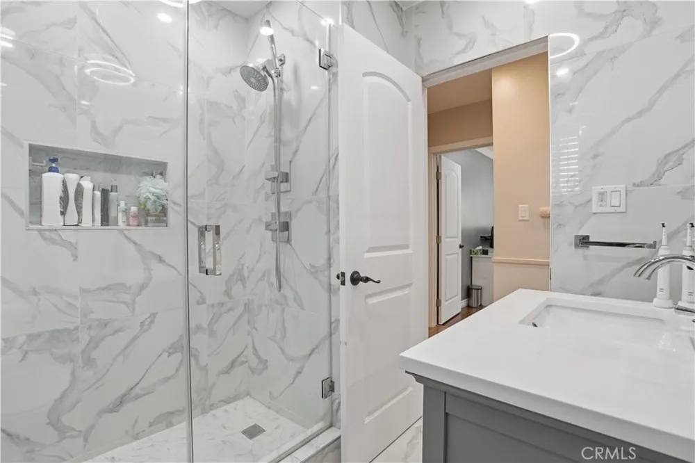 6949 Aura Avenue Reseda, CA 91335