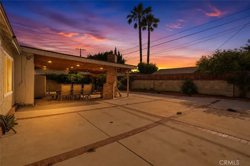 6949 Aura Avenue Reseda, CA 91335