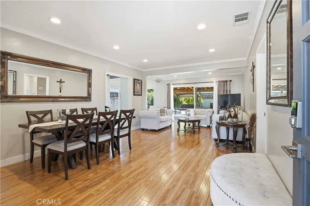6949 Aura Avenue Reseda, CA 91335
