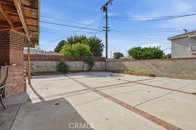 6949 Aura Avenue Reseda, CA 91335