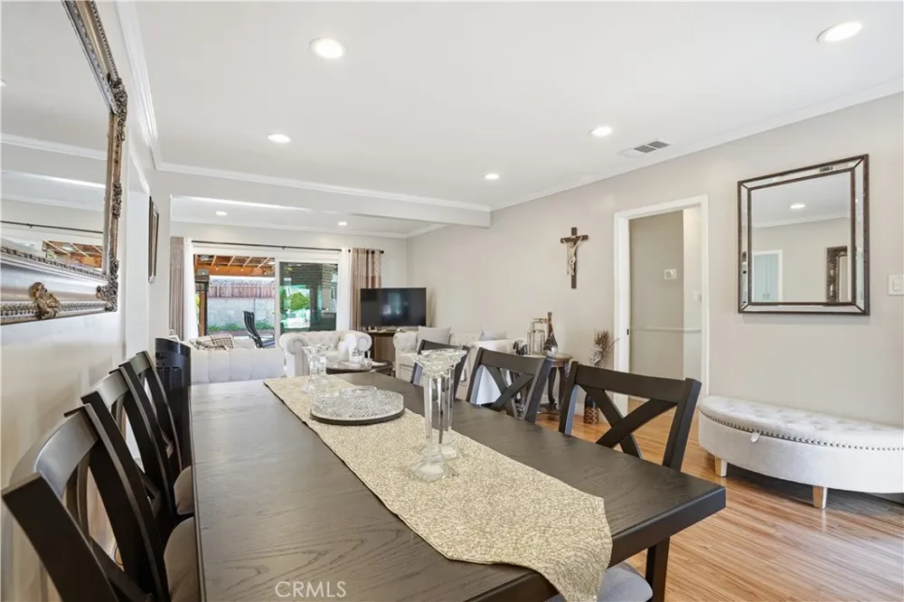 6949 Aura Avenue Reseda, CA 91335