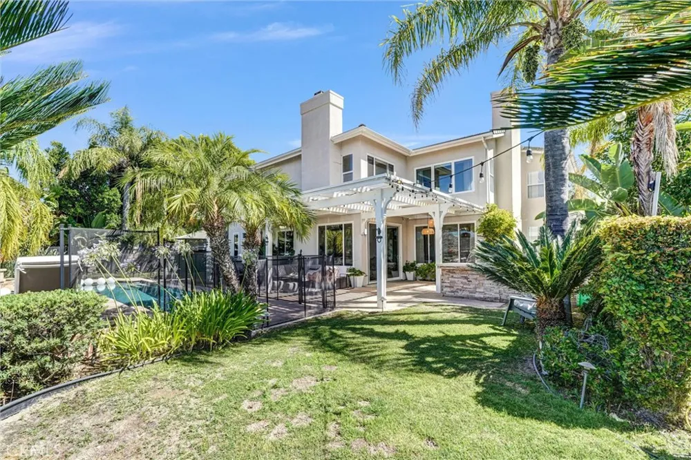 7325 Rutherford Hill Drive West Hills, CA 91307