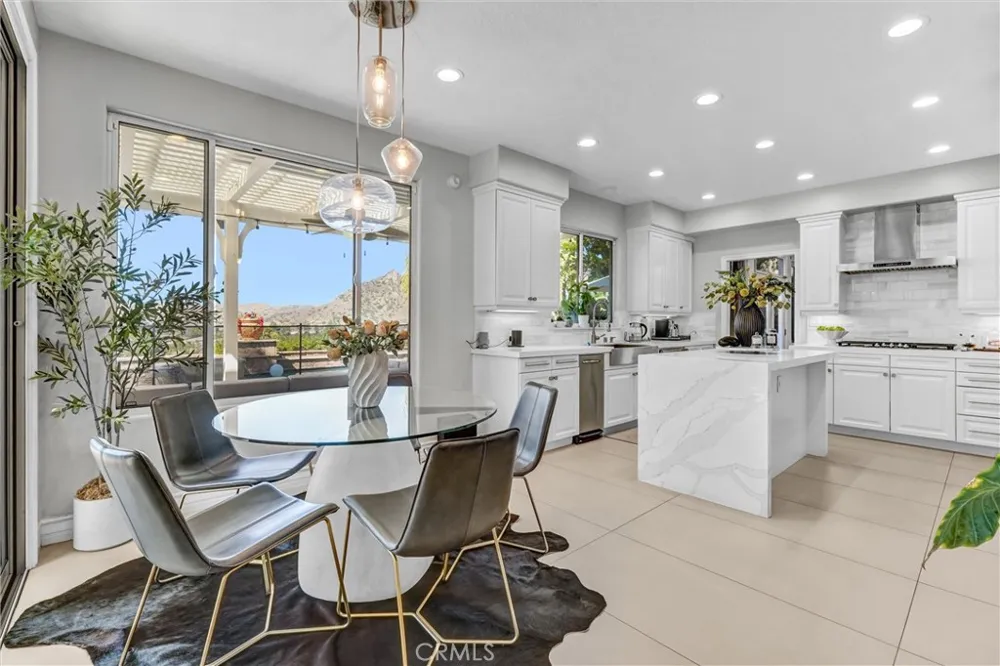 7325 Rutherford Hill Drive West Hills, CA 91307