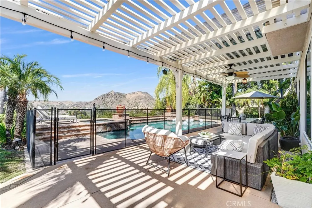 7325 Rutherford Hill Drive West Hills, CA 91307