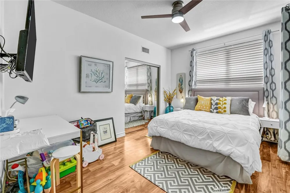 7325 Rutherford Hill Drive West Hills, CA 91307