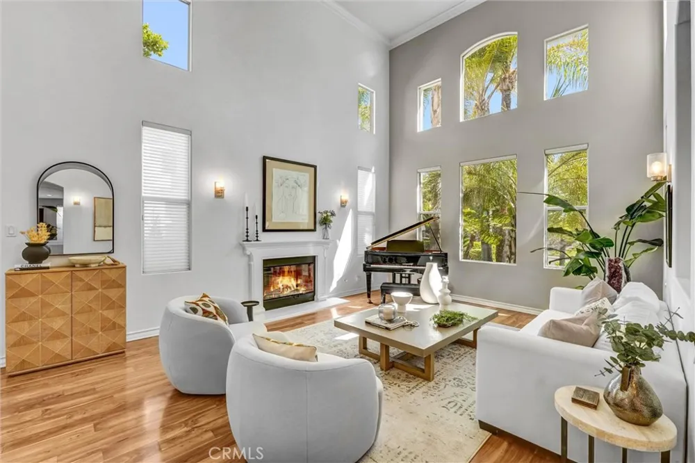 7325 Rutherford Hill Drive West Hills, CA 91307