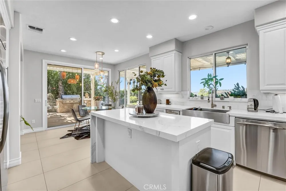 7325 Rutherford Hill Drive West Hills, CA 91307