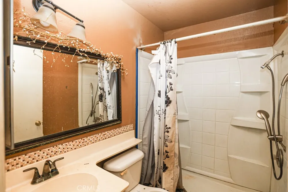 2760 Condor Creek Ontario, CA 91761