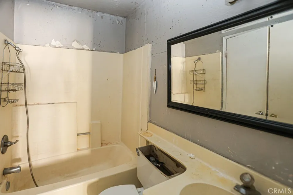 2760 Condor Creek Ontario, CA 91761