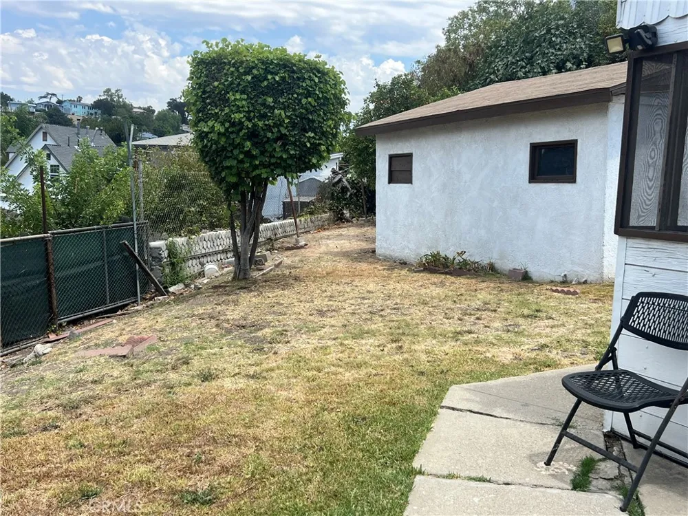 5025 Budau Place Los Angeles, CA 90032