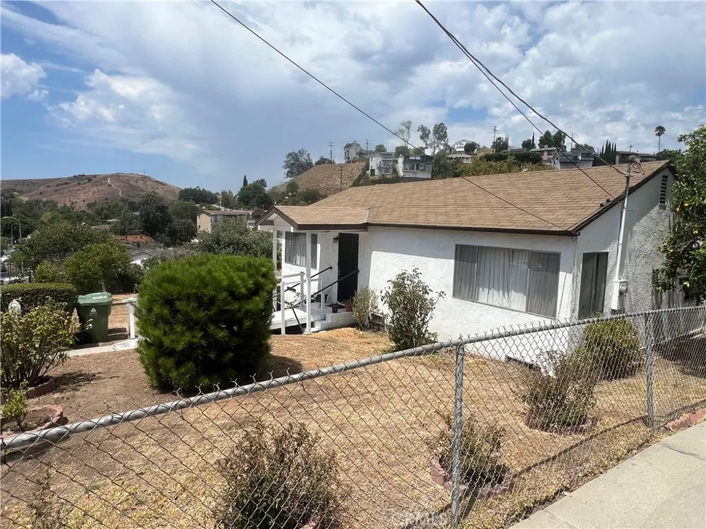 5025 Budau Place Los Angeles, CA 90032