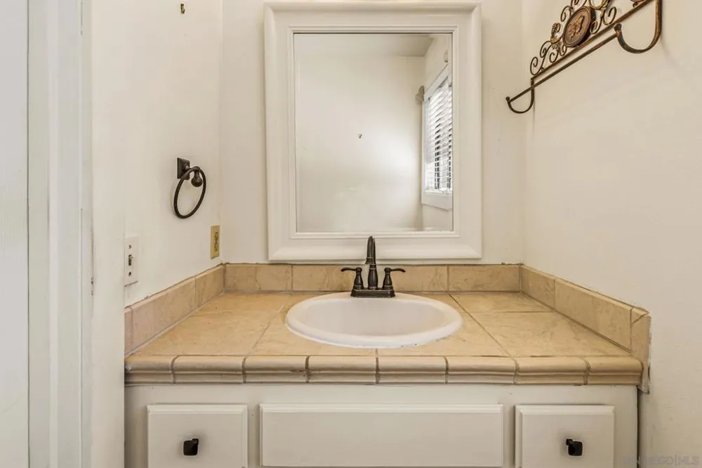 3209 Mary Ln Escondido, CA 92025