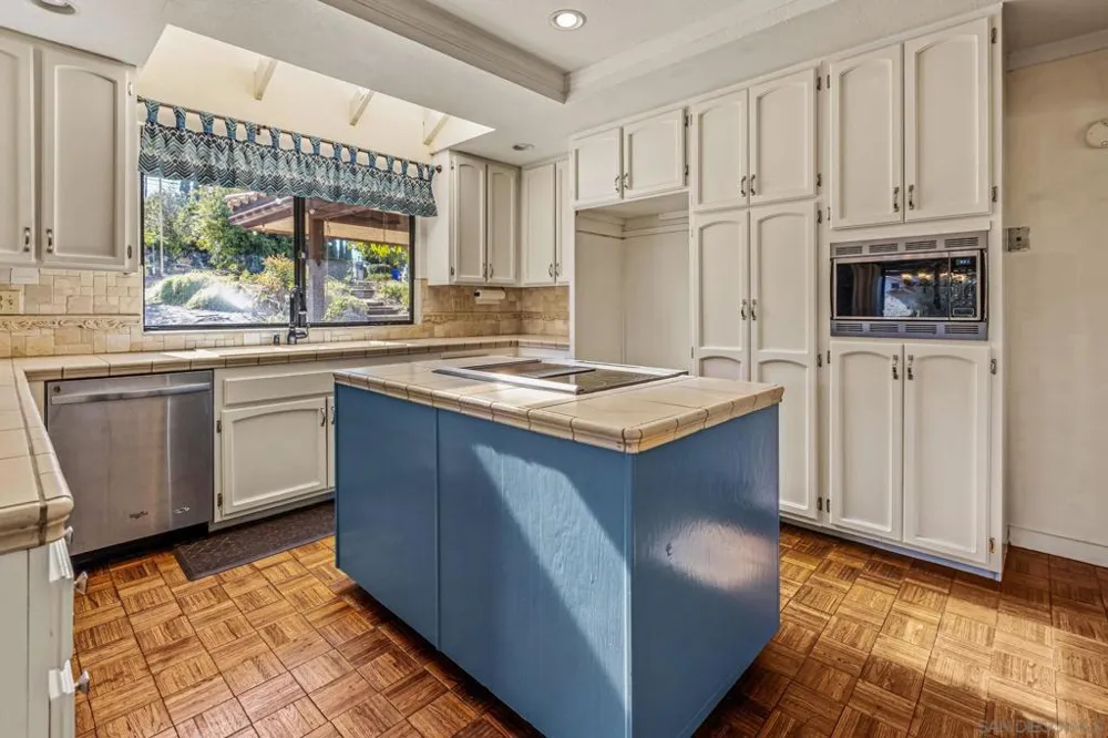 3209 Mary Ln Escondido, CA 92025
