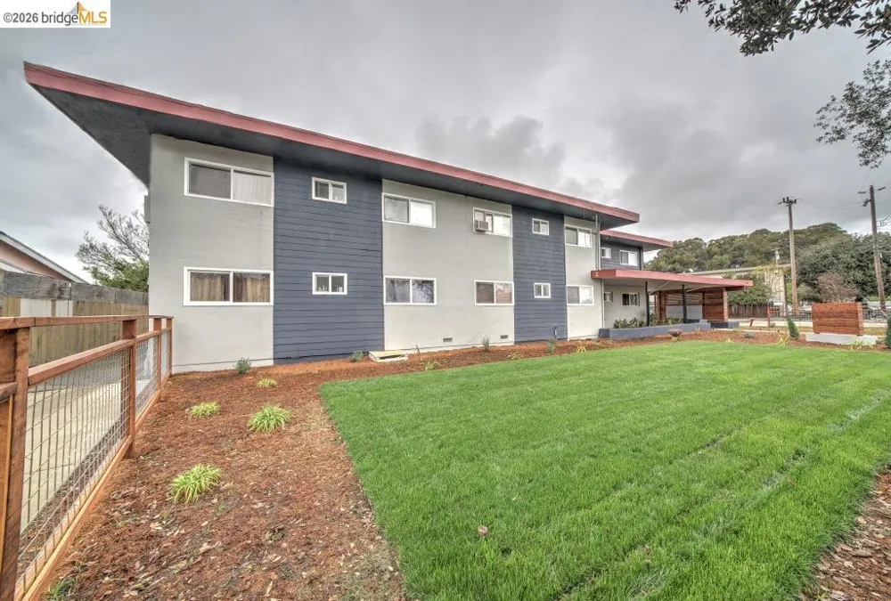 399 Schafer Rd Hayward, CA 94544