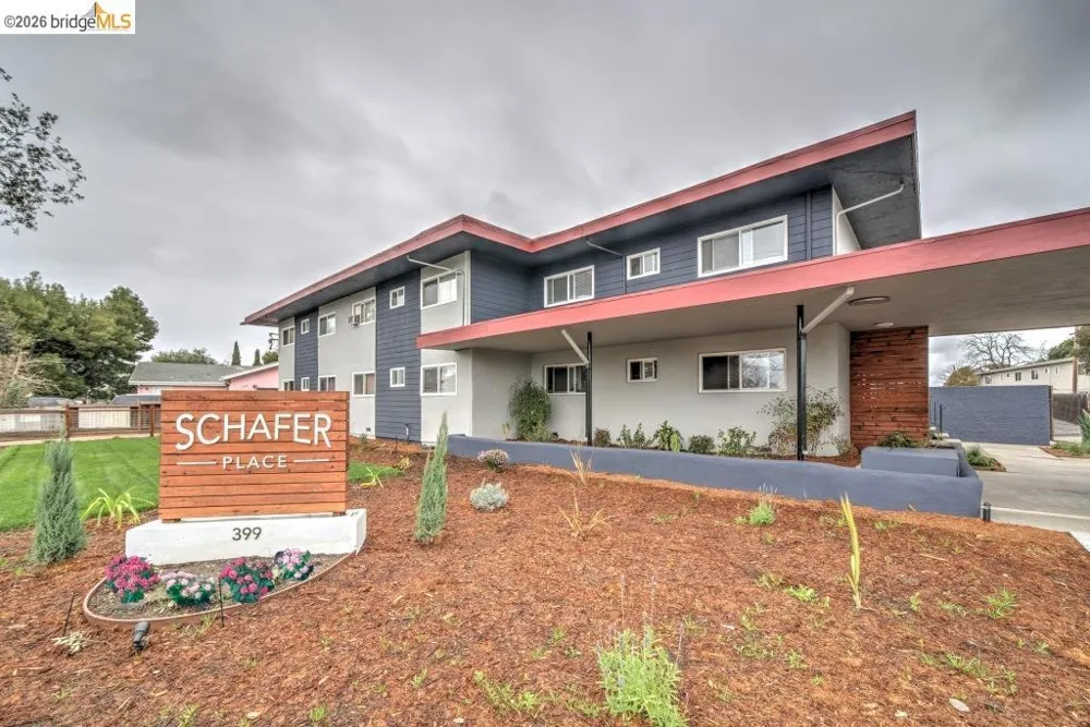 399 Schafer Rd Hayward, CA 94544