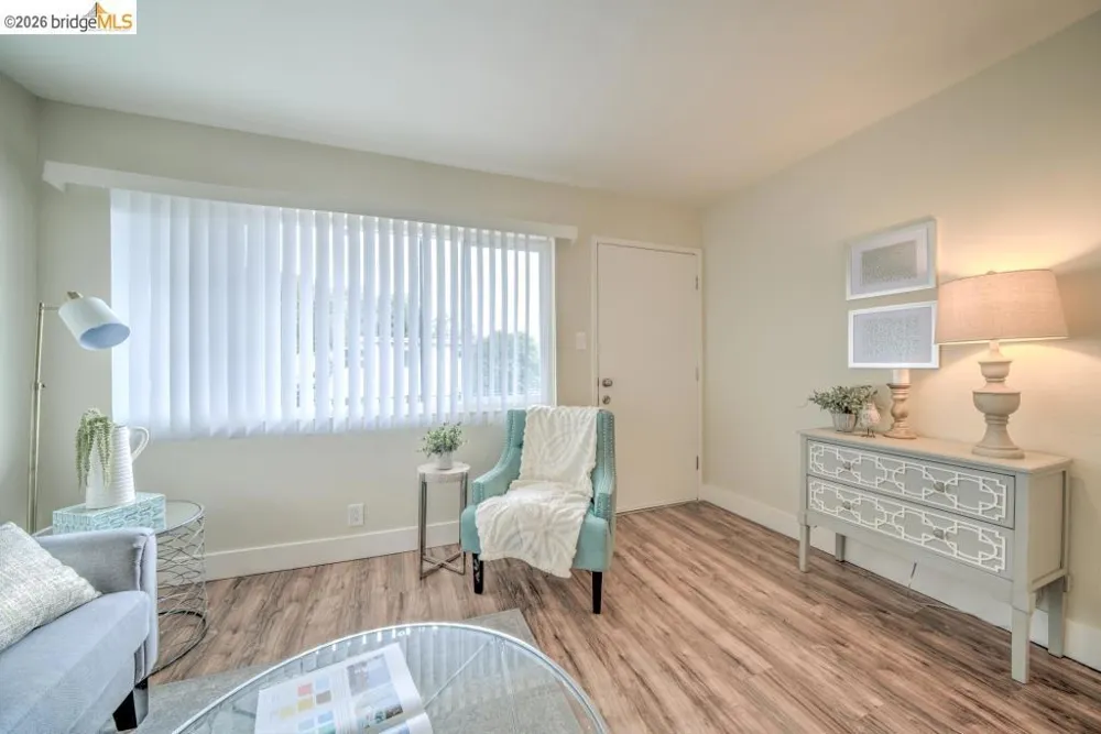 399 Schafer Rd Hayward, CA 94544